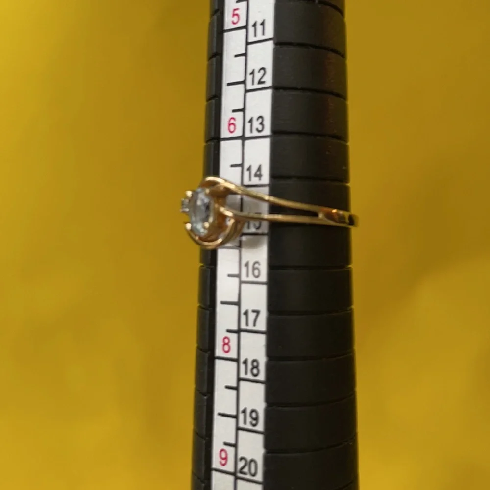Vintage 10K gold ring with aquamarine and diamond